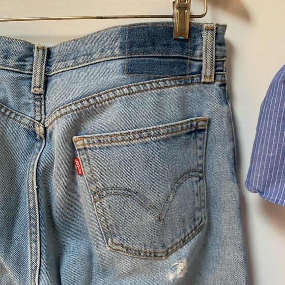 💙 Vintage Levi Boyfriend Jeans 💙 - Picture 3 of 7